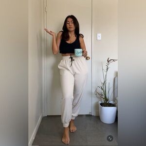 SARA WOMANS HIGH WAIST JOGGERS MISSING TIE Women's Cream Jogger Pants